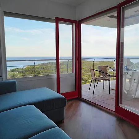 Comme Un Phare Sur La Apartment Llança