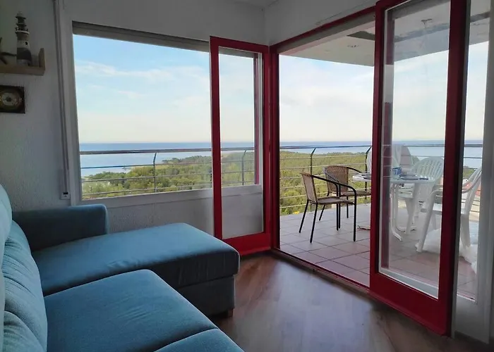 Comme Un Phare Sur La Apartment Llança
