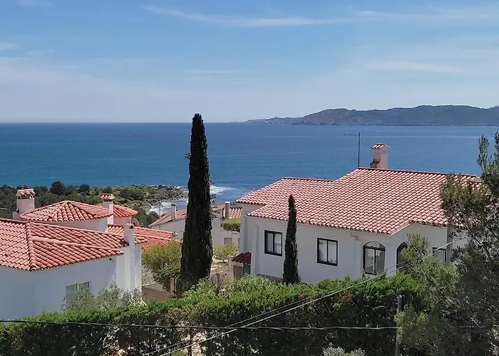 Comme Un Phare Sur La Apartment Llança